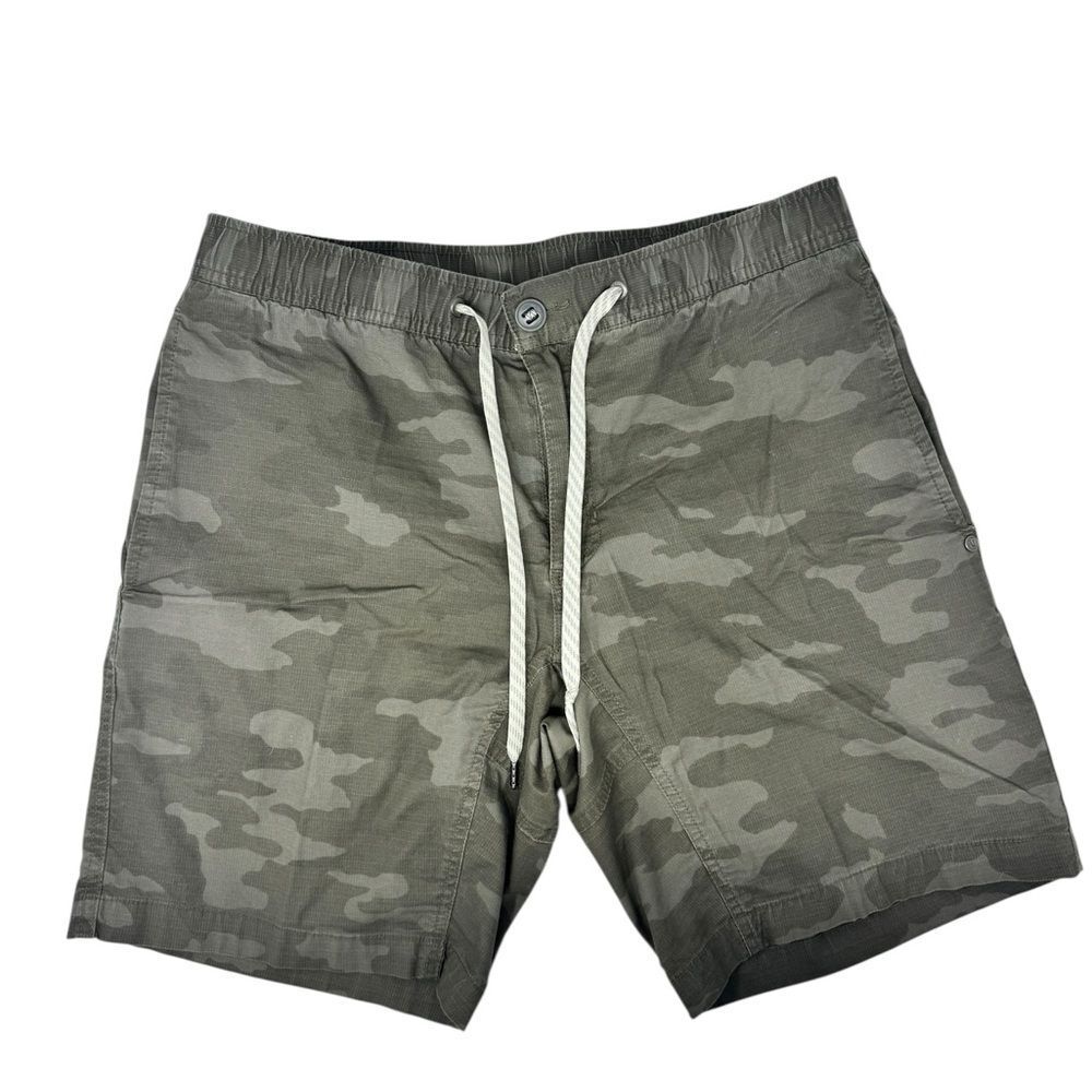 Vuori Men's Camo Stretch Drawstring Shorts - Olive Green